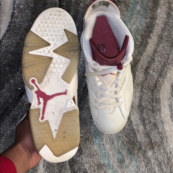 Air Jordan 6 Maroon